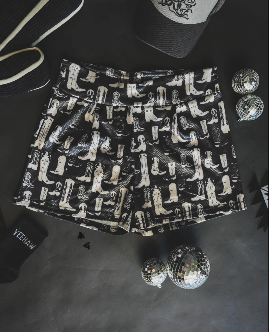 BOOTIFUL SHORTS